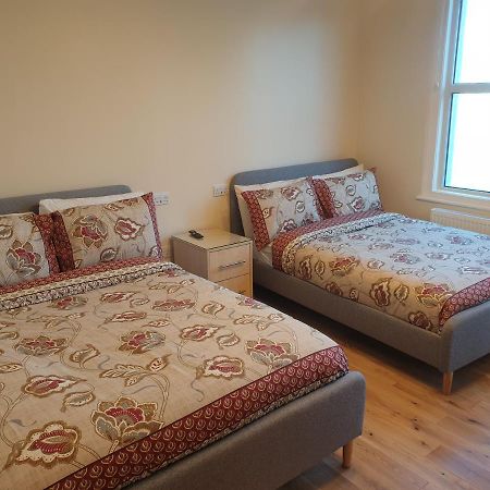 London Luxury Spacious 2 Bedroom Apartment 4 Mins From Ilford Stn. Free Parking 외부 사진