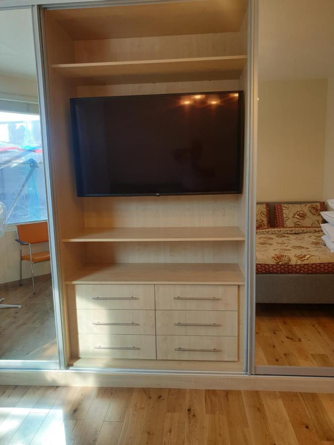London Luxury Spacious 2 Bedroom Apartment 4 Mins From Ilford Stn. Free Parking 외부 사진