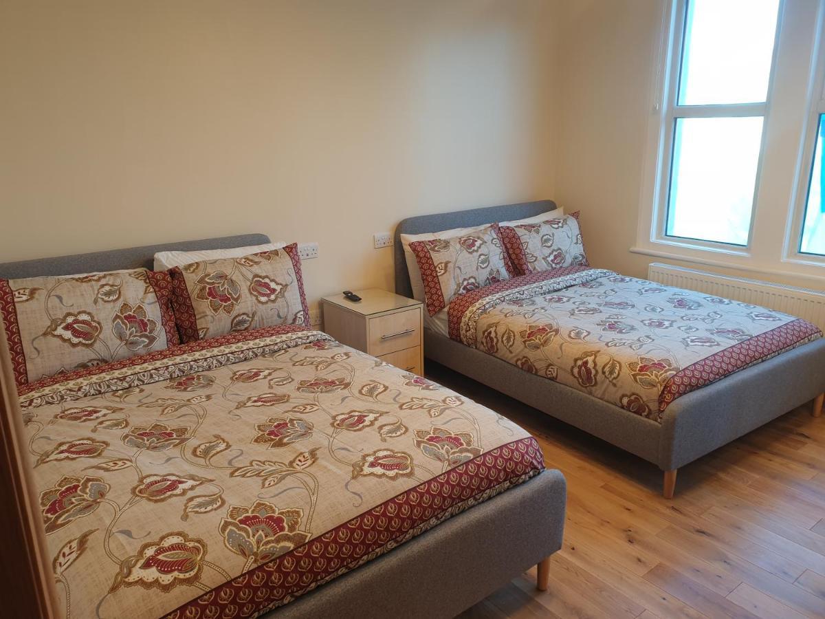 London Luxury Spacious 2 Bedroom Apartment 4 Mins From Ilford Stn. Free Parking 외부 사진