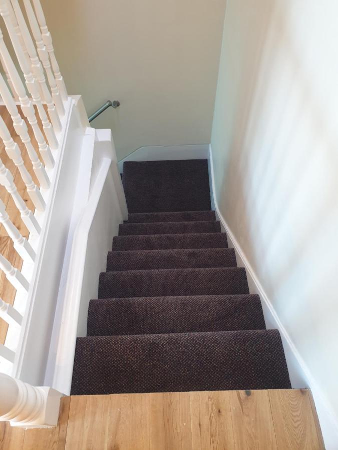 London Luxury Spacious 2 Bedroom Apartment 4 Mins From Ilford Stn. Free Parking 외부 사진