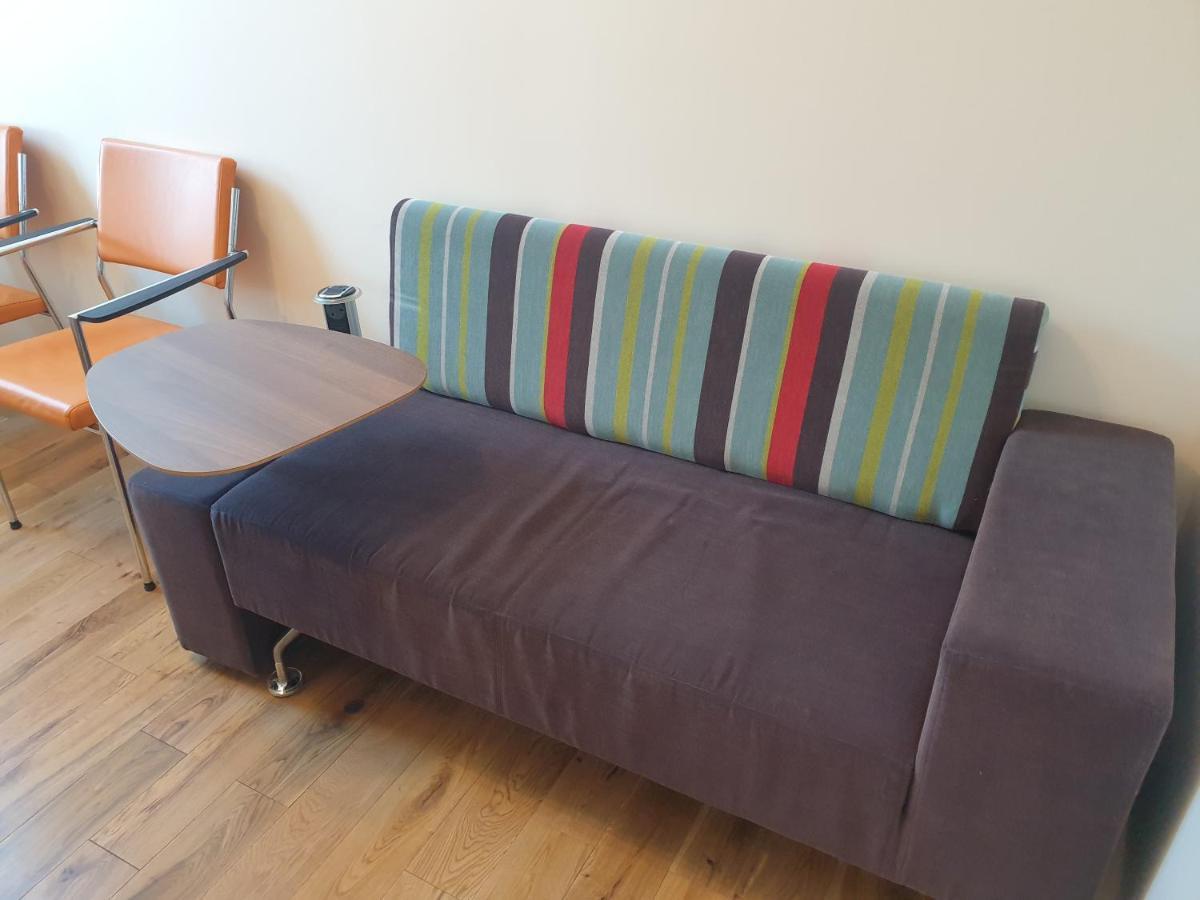 London Luxury Spacious 2 Bedroom Apartment 4 Mins From Ilford Stn. Free Parking 외부 사진